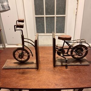 Source Unknown Brown Metal Bicycle Bookends – Rustic Home Sculpture